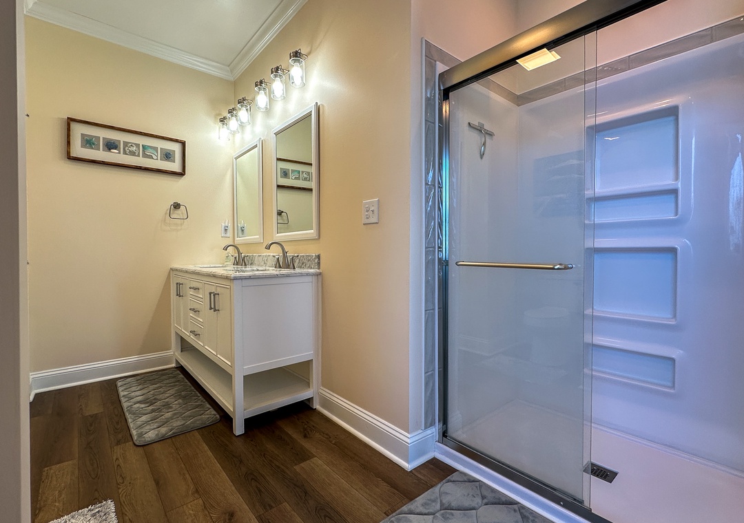 2nd Floor Hall Bath