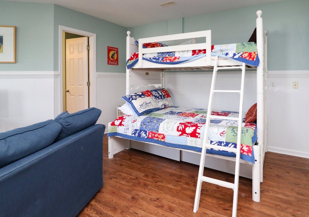 Twin Bedroom