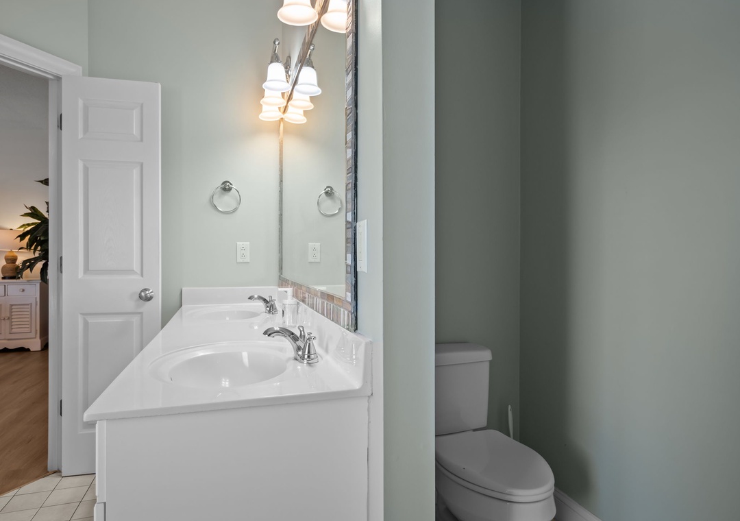 Primary Suite Bathroom