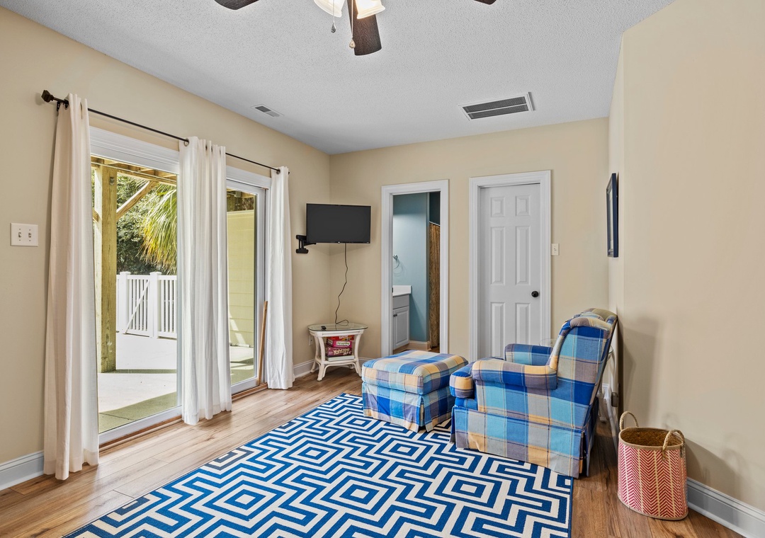 2 Bunk Bedroom