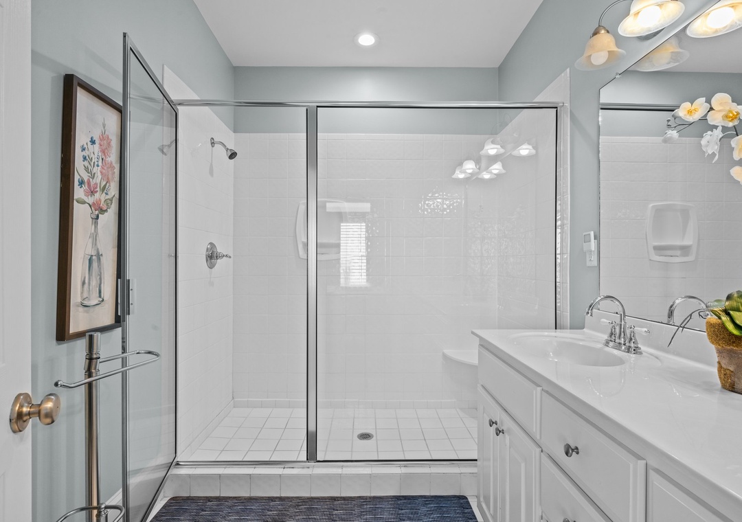 2 Attached Bathroom