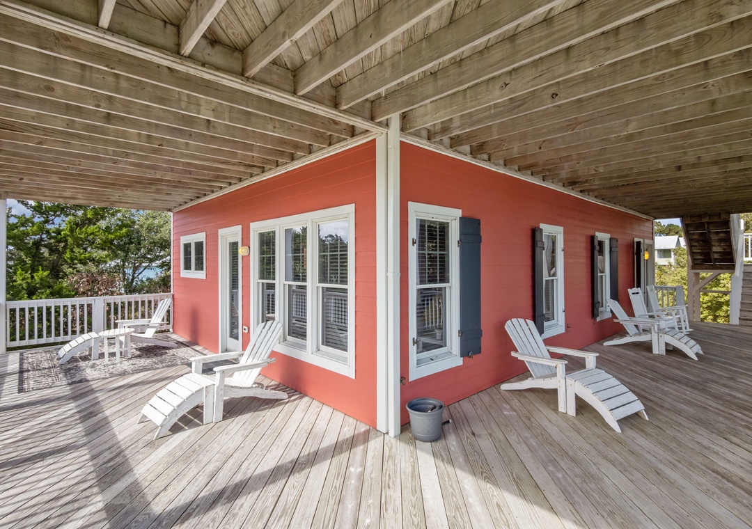 Mid-Floor Deck