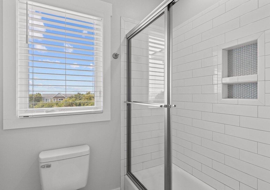 Waverlie's Watch | Bathroom