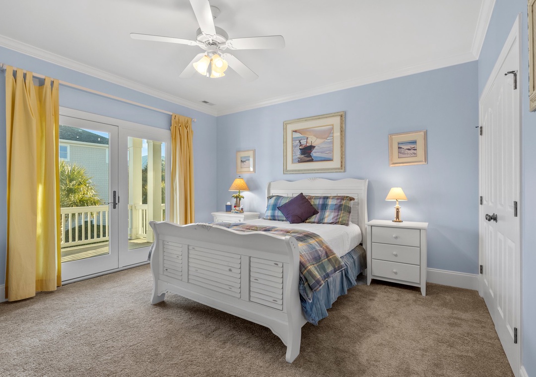 Queen bedroom