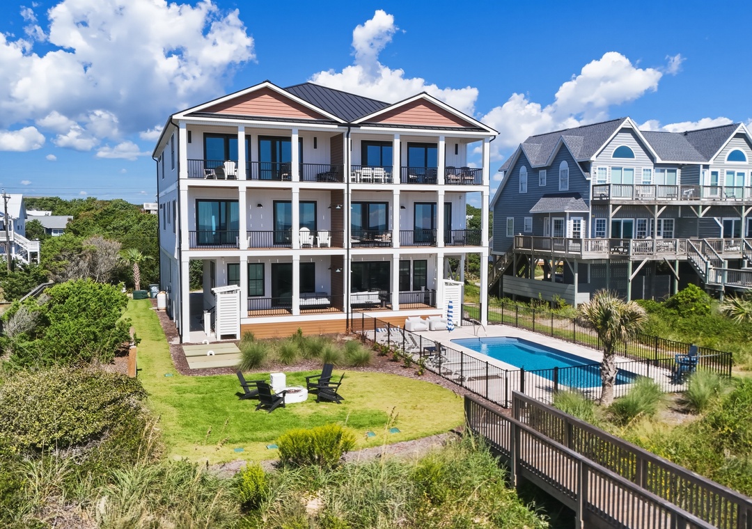 Sea Spray West | Back Exterior