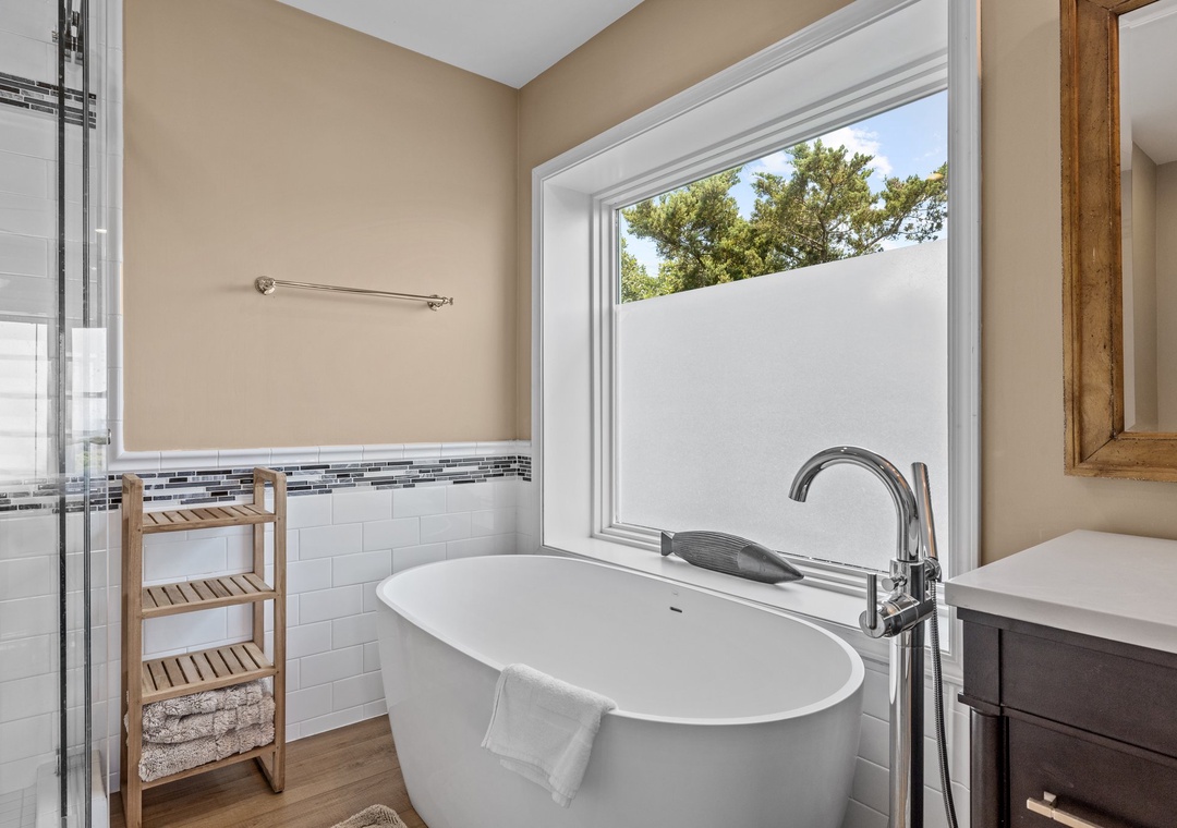 2 attached bathroom