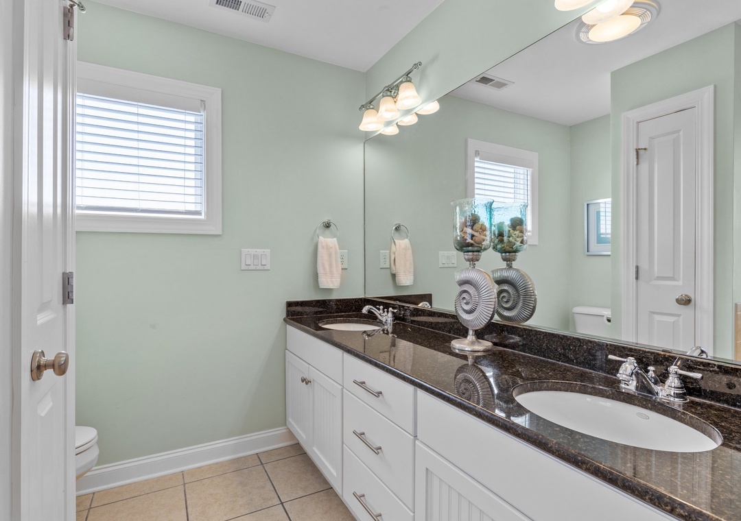 Primary King Suite (Top Floor) Bathroom