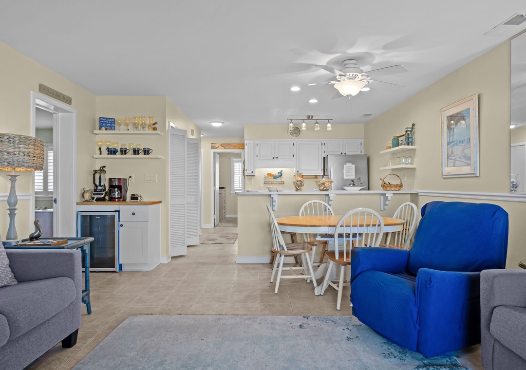MAIN LIVING AREA OVERVIEW