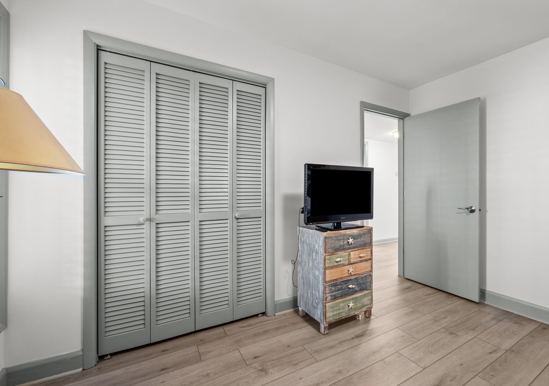 Mid-Floor Bunk Room