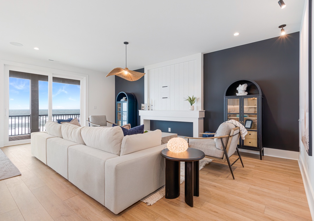 Sea Spray East | Oceanfront Living Room