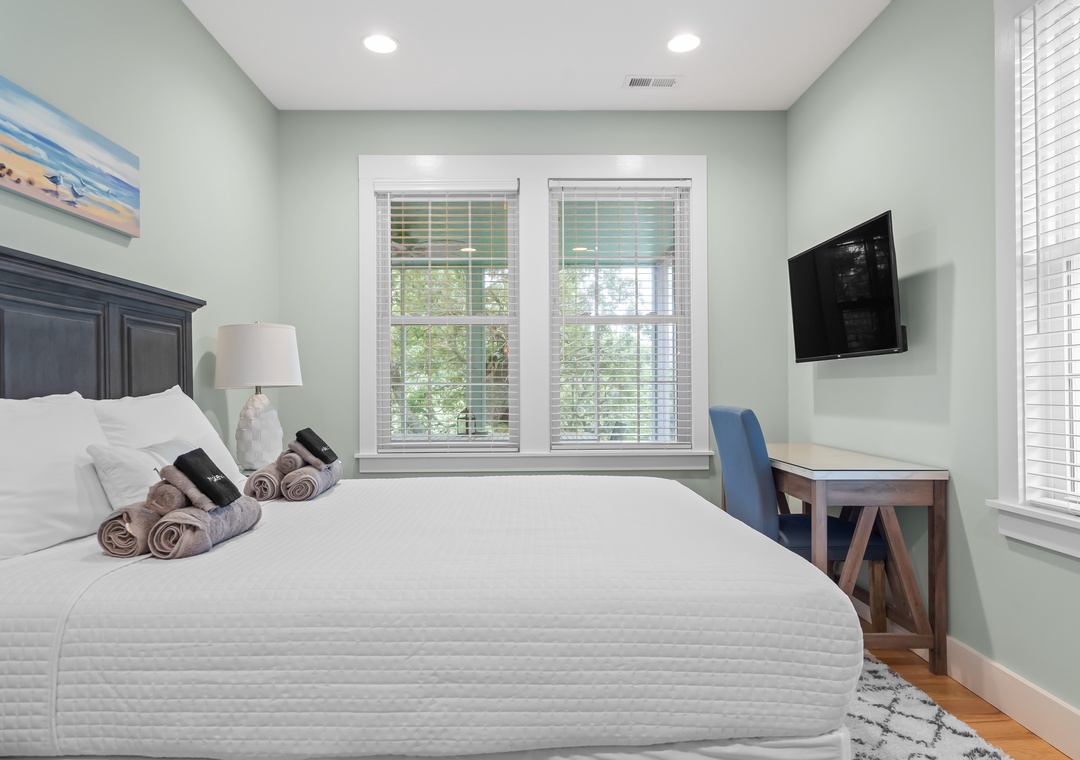 1st Floor Guest Room