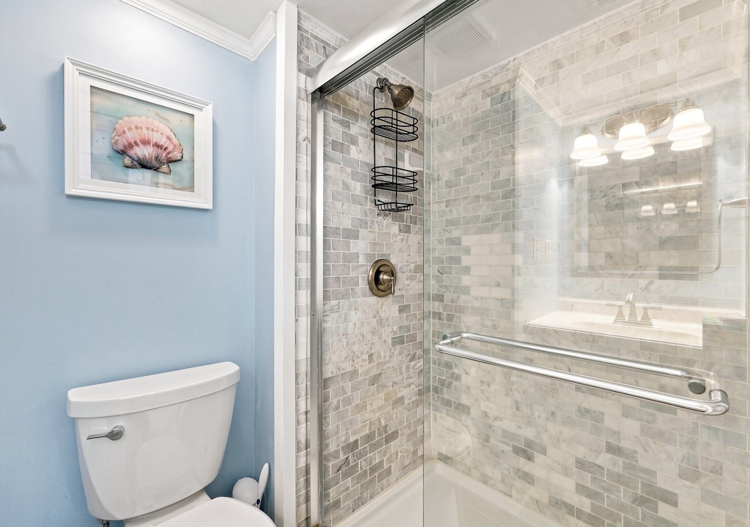 Summer Winds B-233 | Glass-Enclosed Shower
