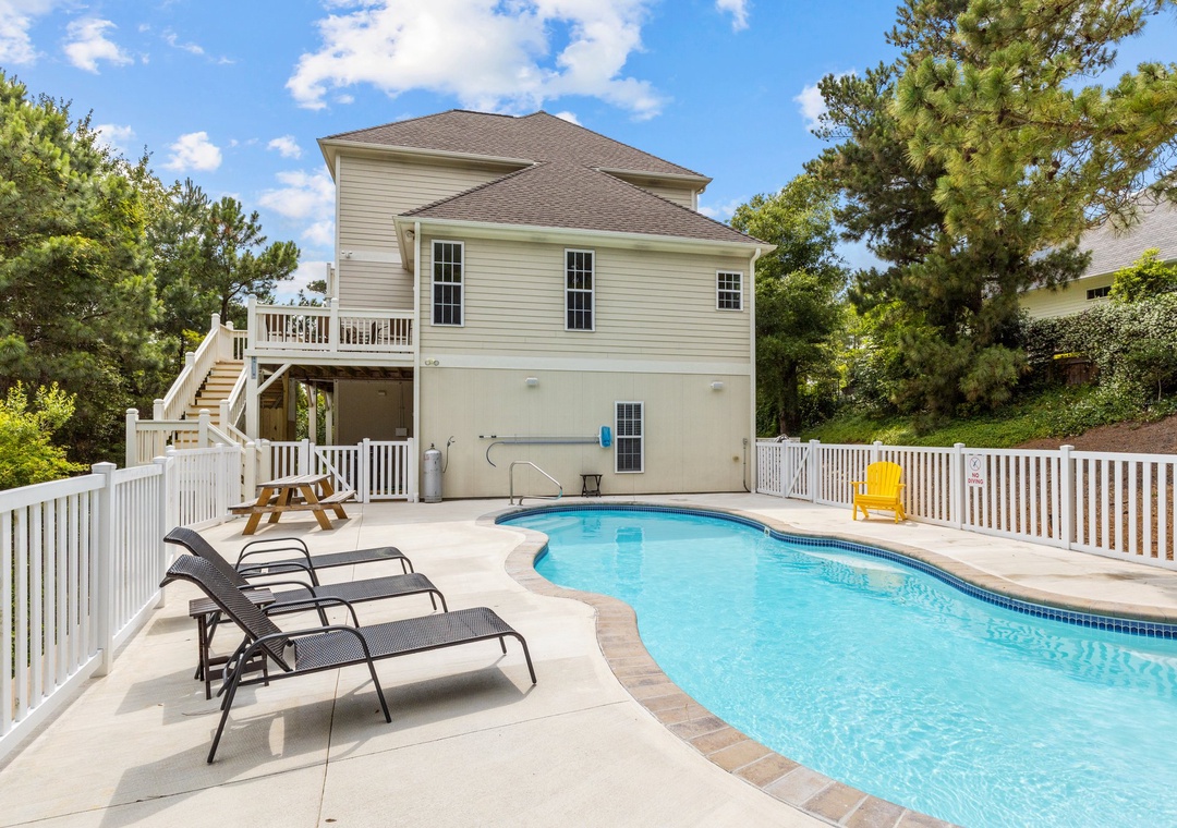 Biggest Pool in the Neighborhood!