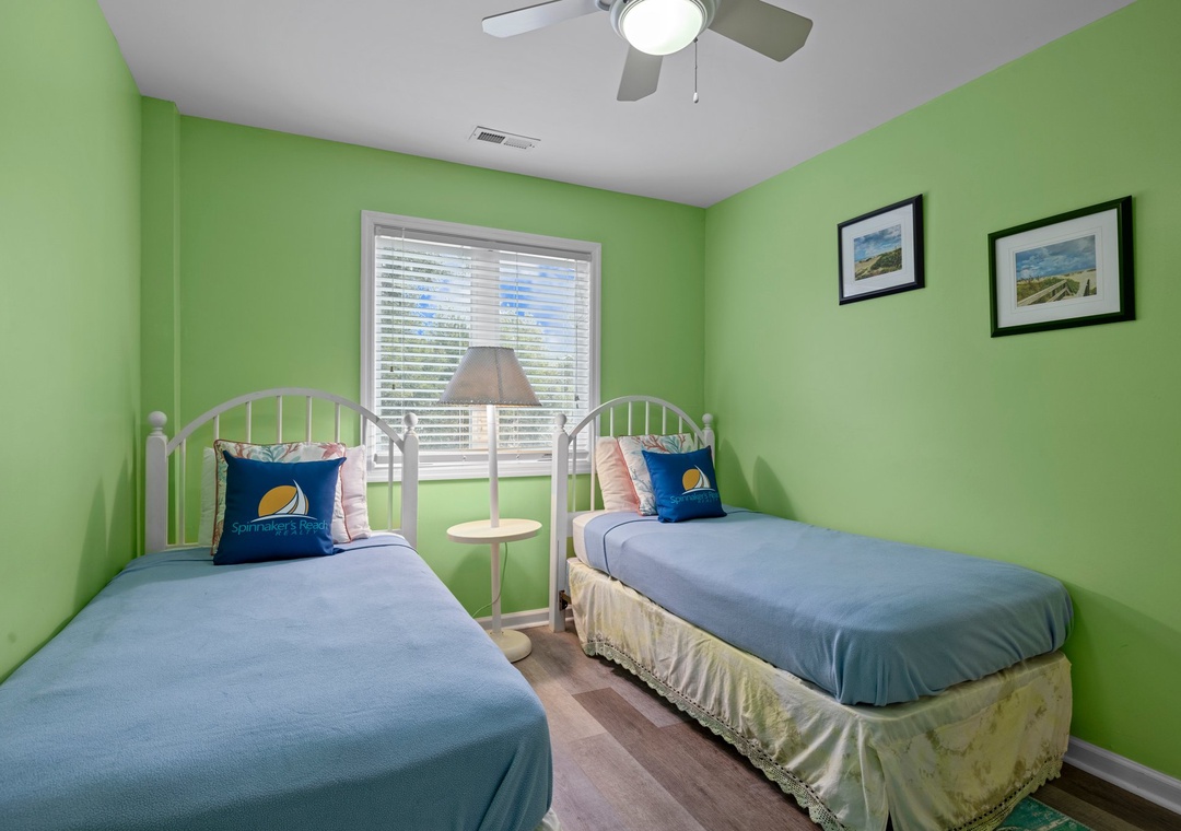 Twin bedroom