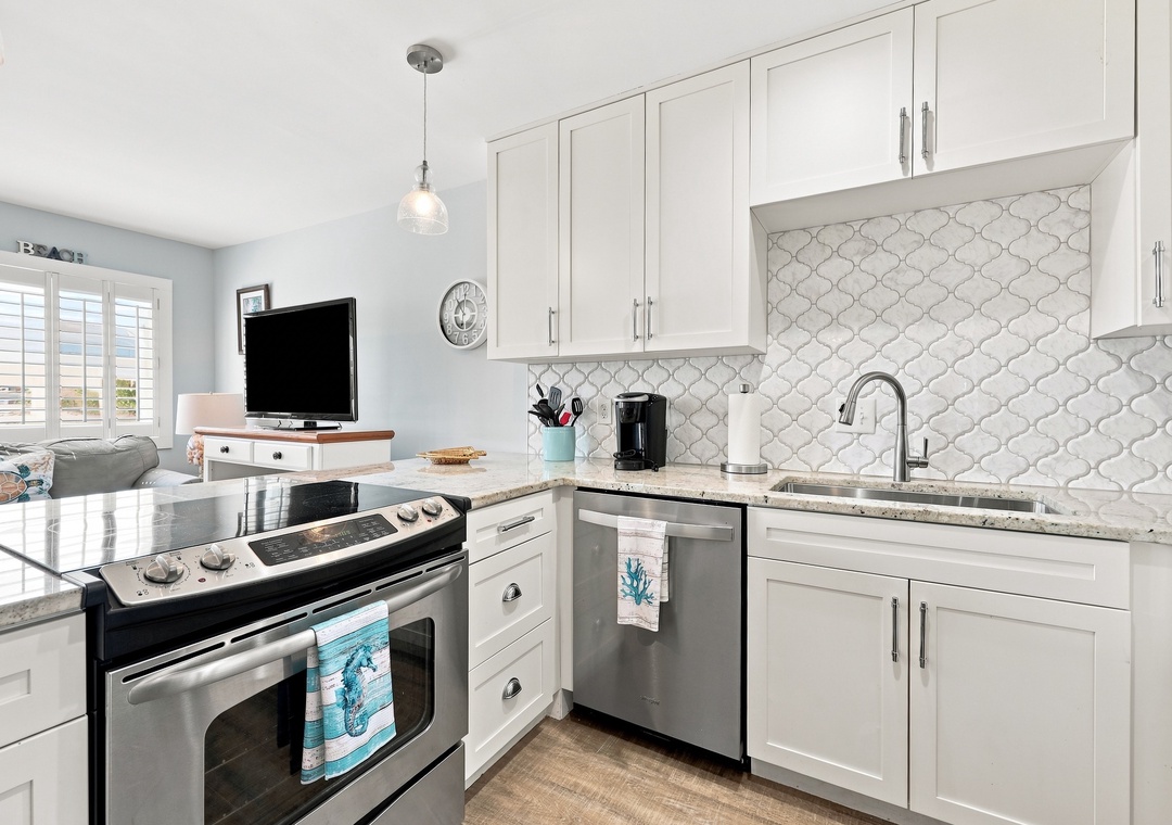 Oma’s Emerald Retreat | Stainless Steel Appliances