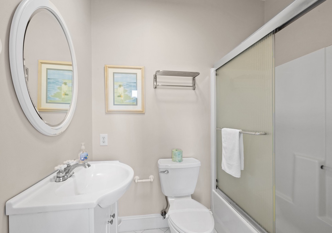 3rd floor King bathroom 3