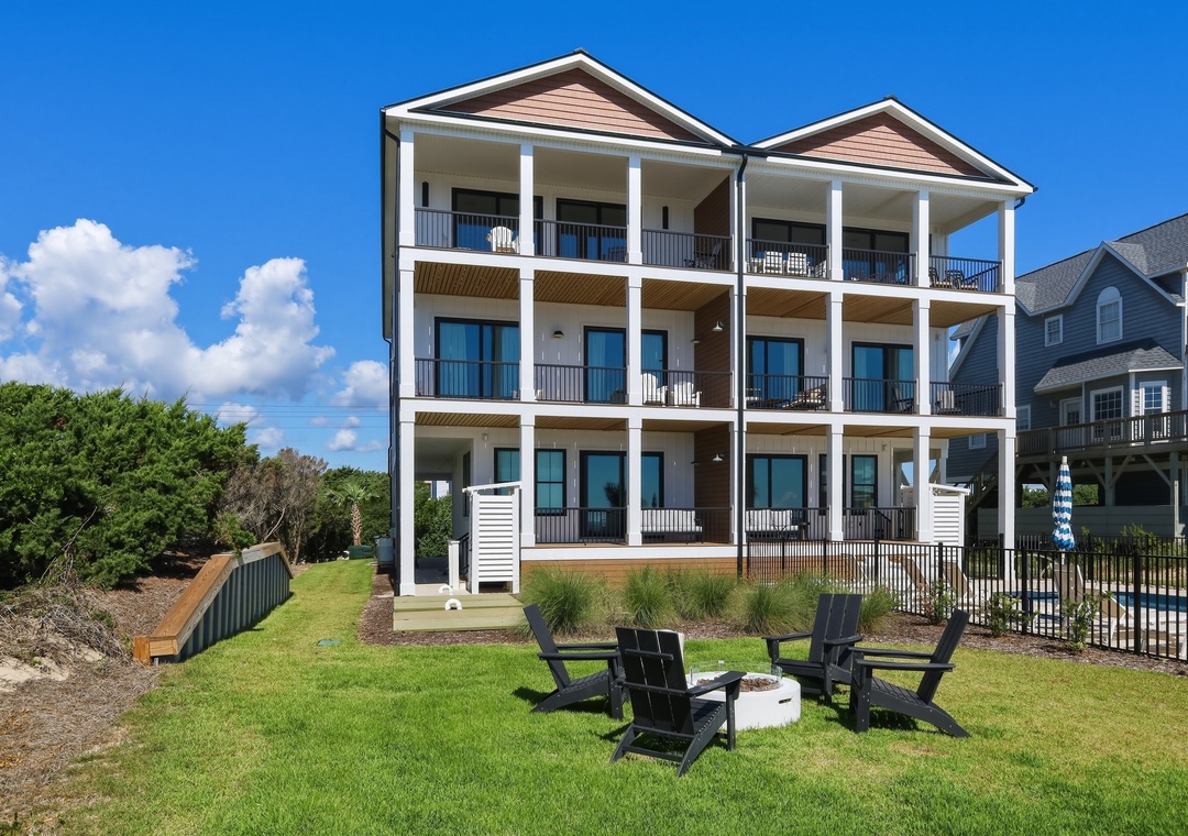 Sea Spray West | Back Exterior View