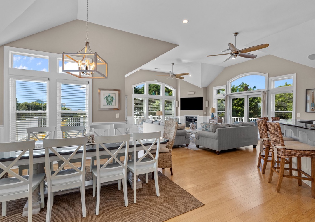 Living Room/ Dining Room