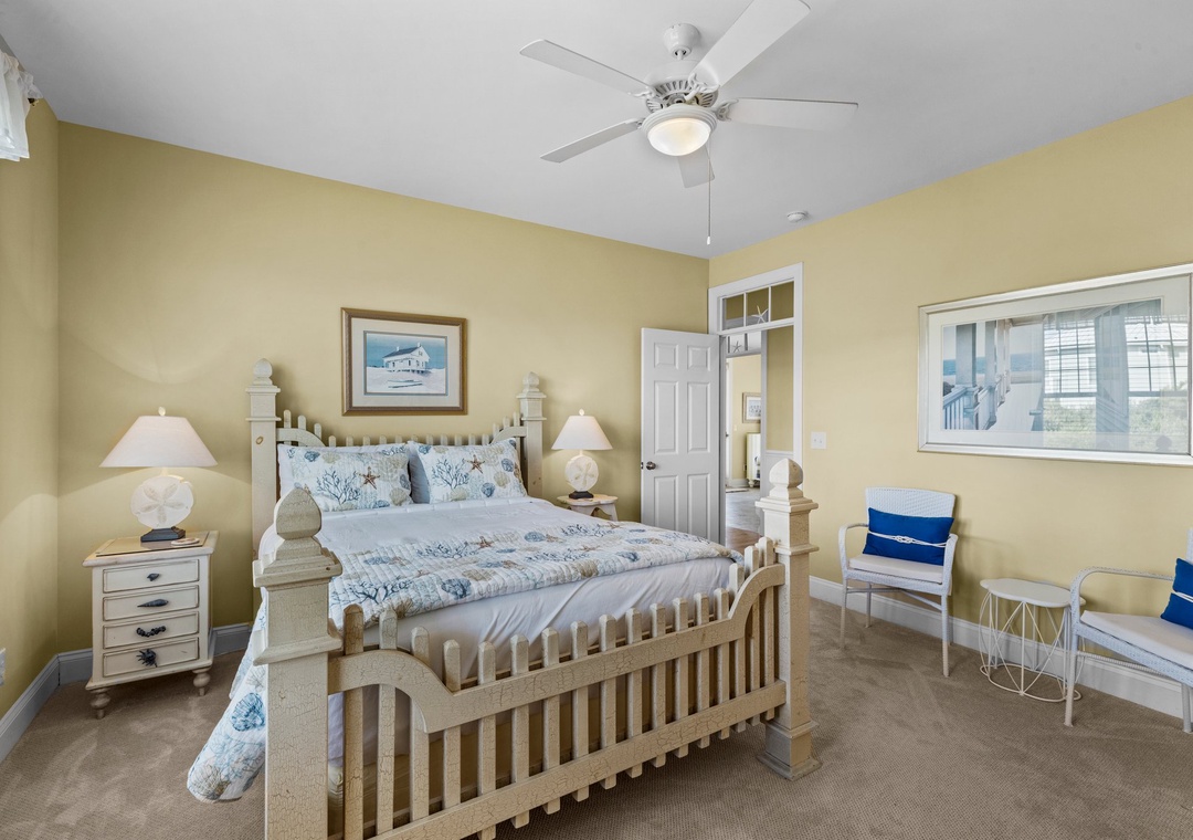 2nd floor queen bedroom