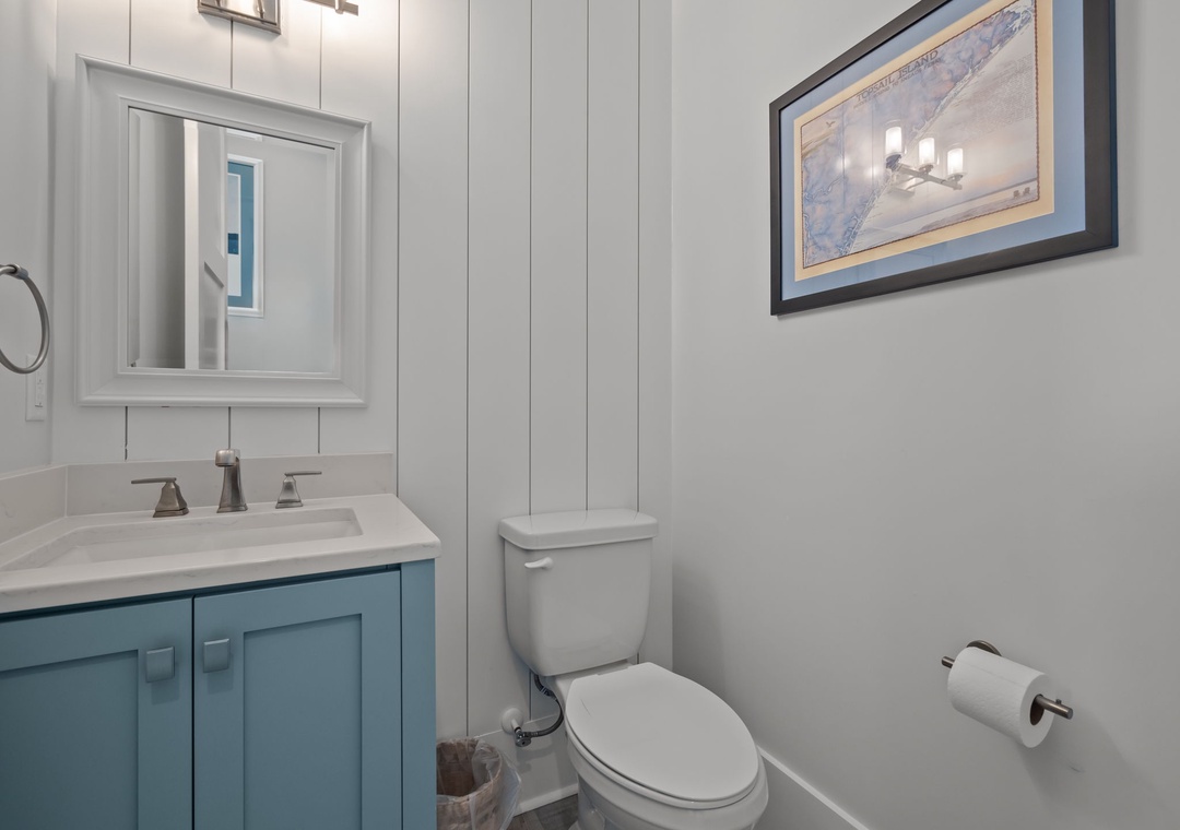 TOP FLOOR 1/2 BATH