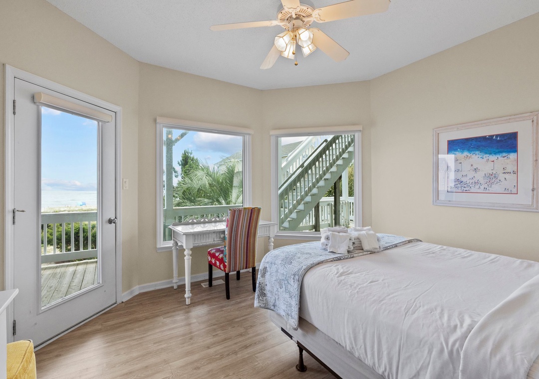 Mid-Floor Queen Room