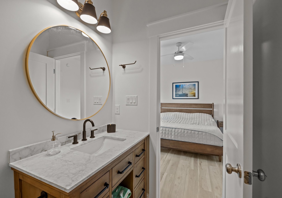 2nd Floor Queen Ensuite
