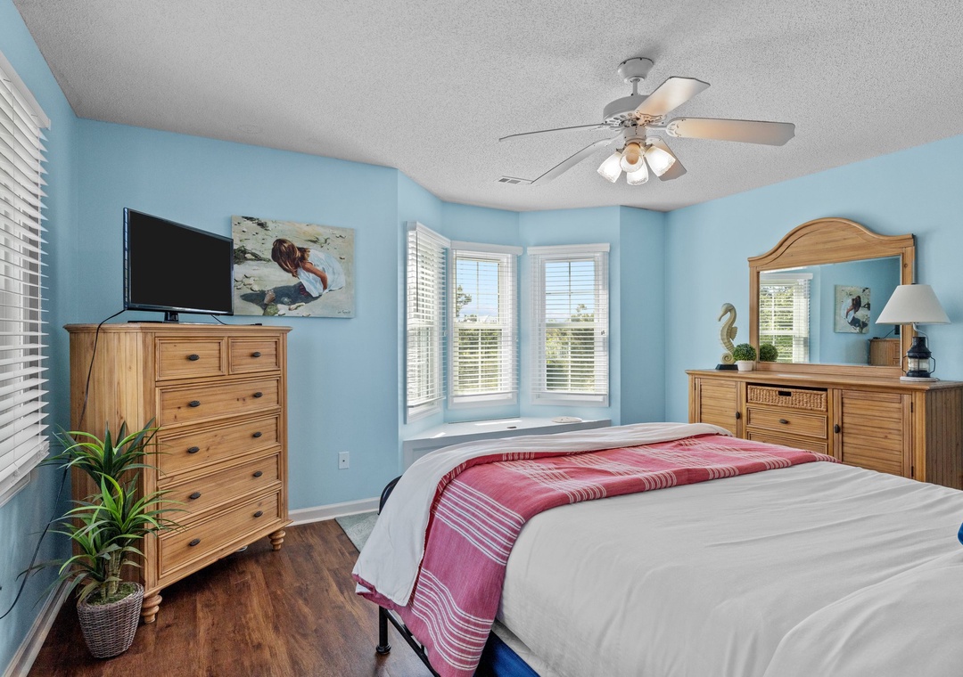 Queen Guest Suite