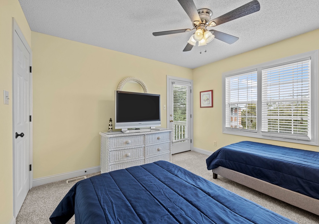 2 Twin Bedroom