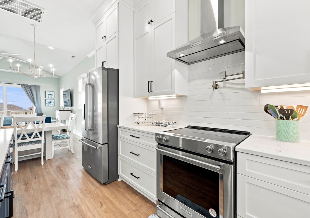 Emerality | Top Level Kitchen
