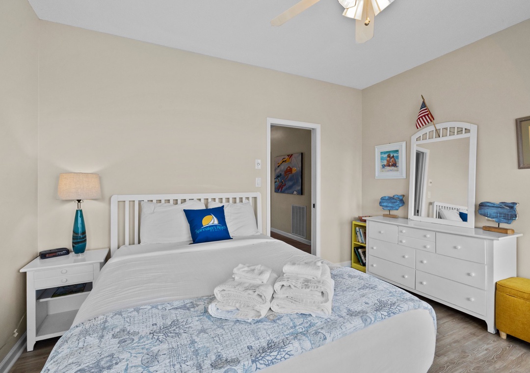 Mid-Floor Queen Room