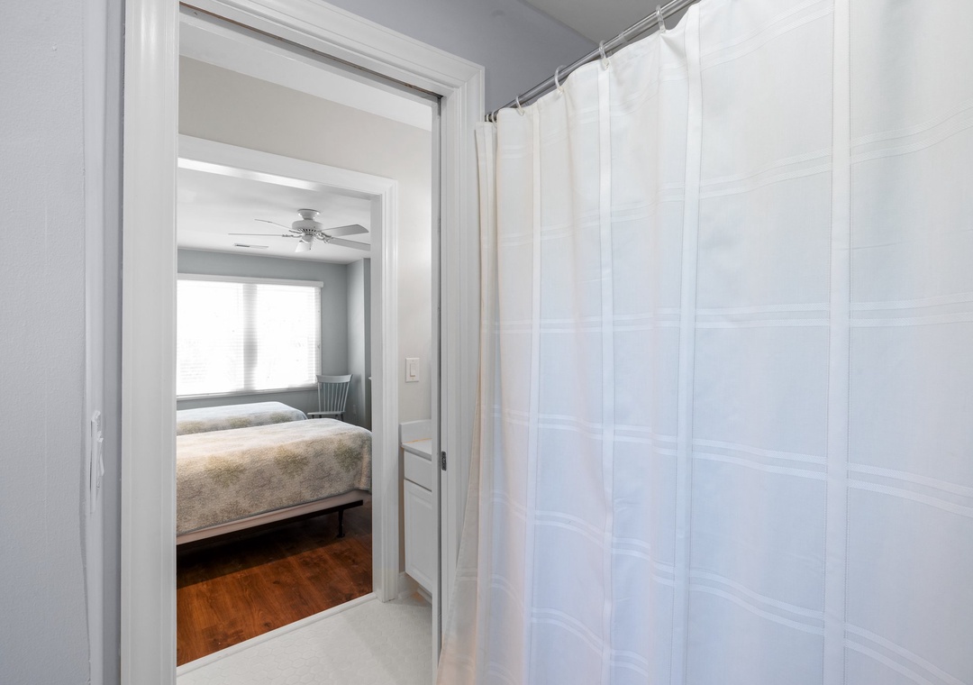 Ground Floor Twin Room Bathroom