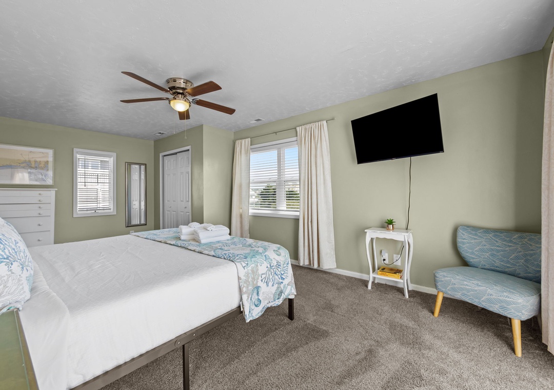 3 Queen Bedroom