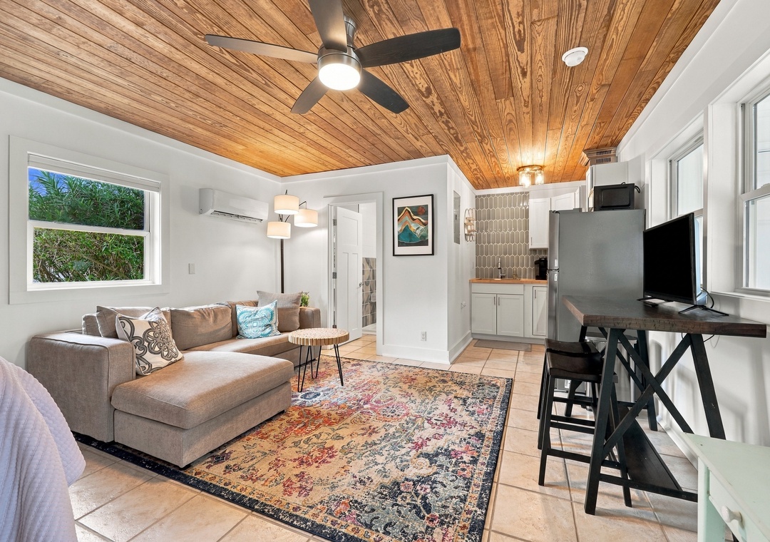 namaSTAY | Living Area