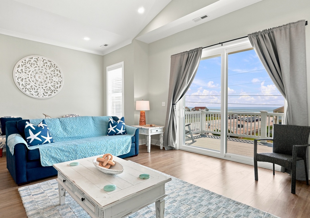 Emerality | Top Level Living Area