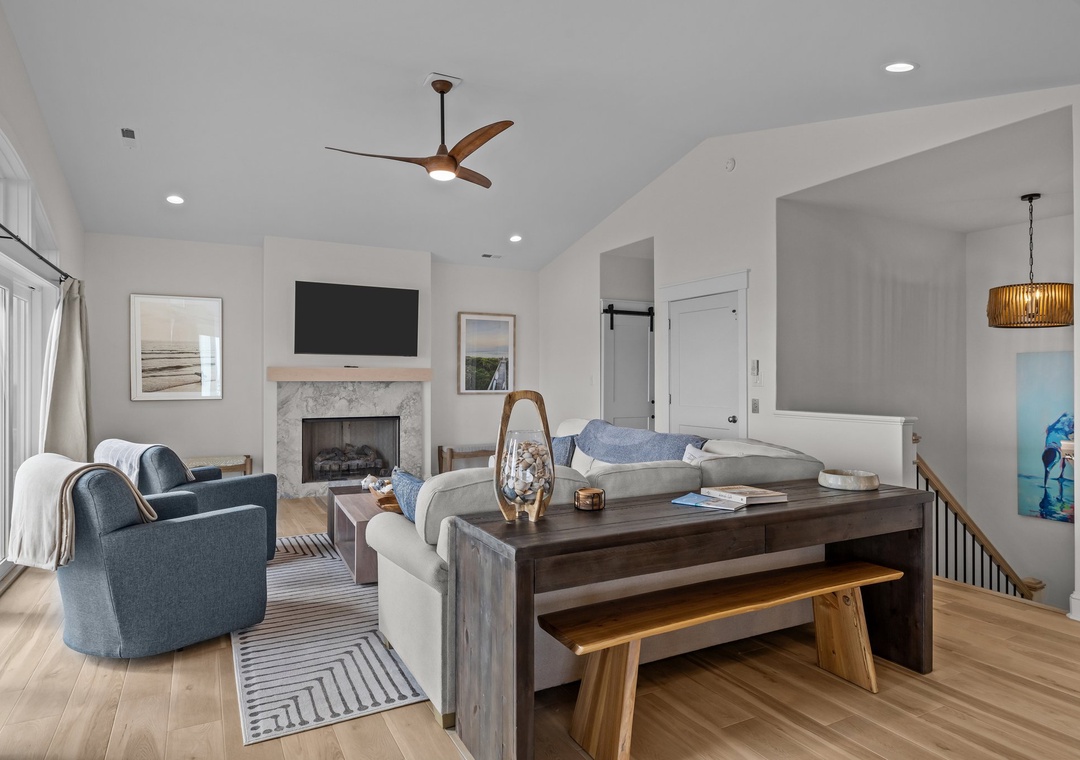 3rd Floor Living room