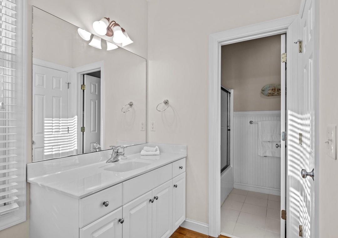Sea Dream | Full Bathroom