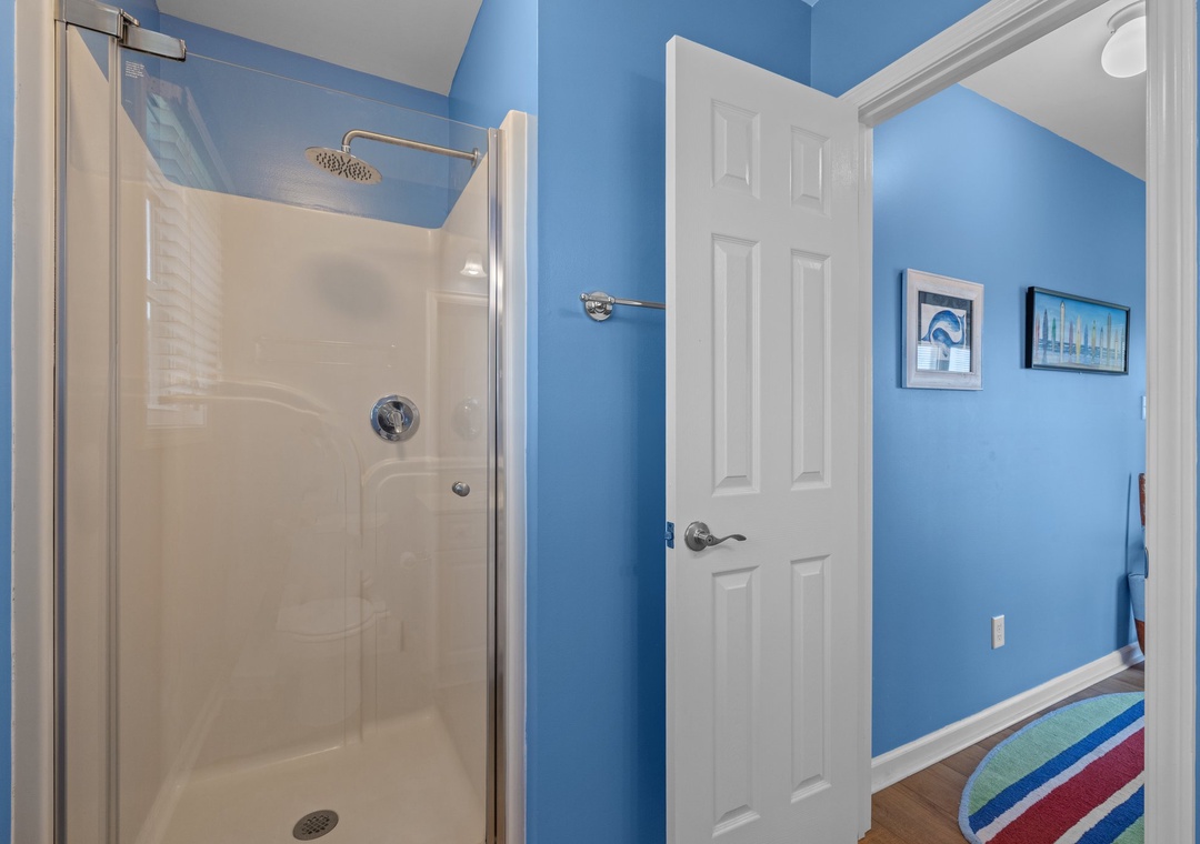 2 attached bathroom