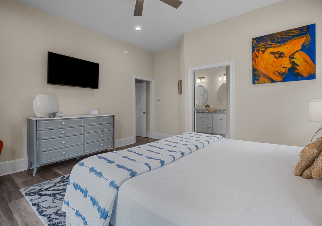 Primary Suite. - 1st Floor