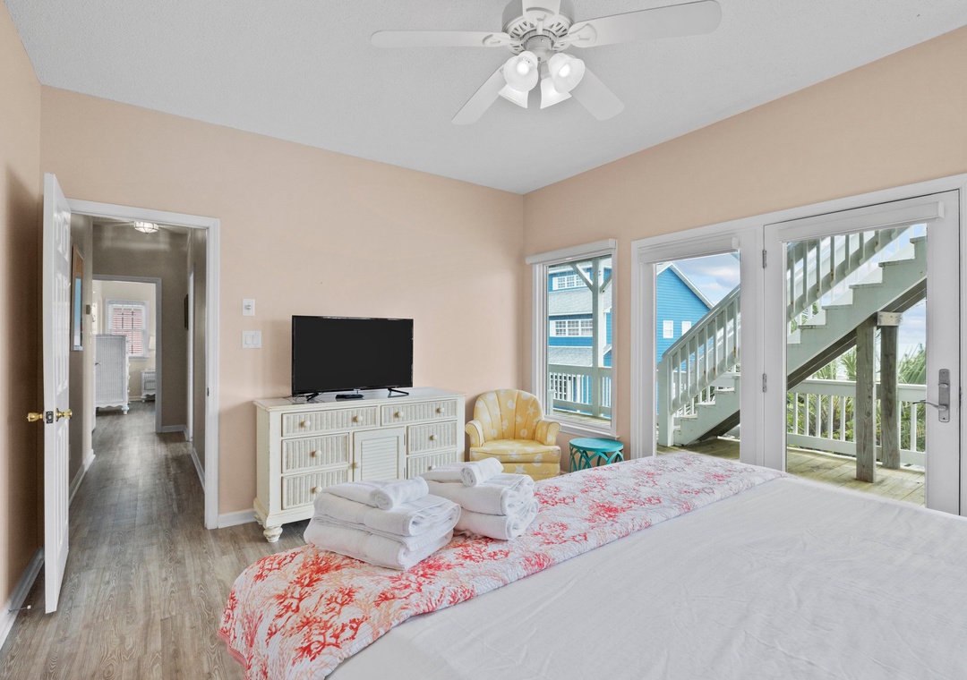Mid-Floor King Room