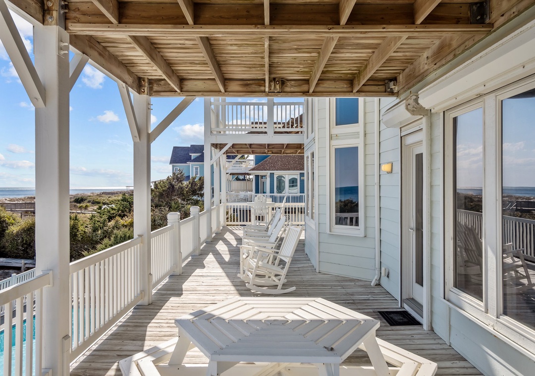 Mid-Floor Deck