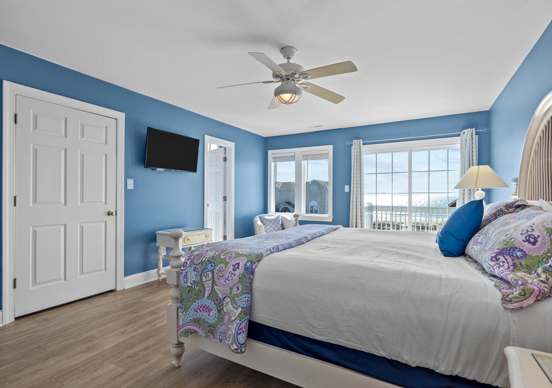 Top Floor King Bedroom