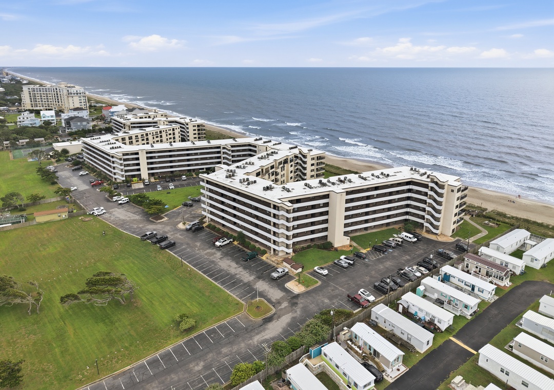 Summer Winds B-233 | Community and Coastline