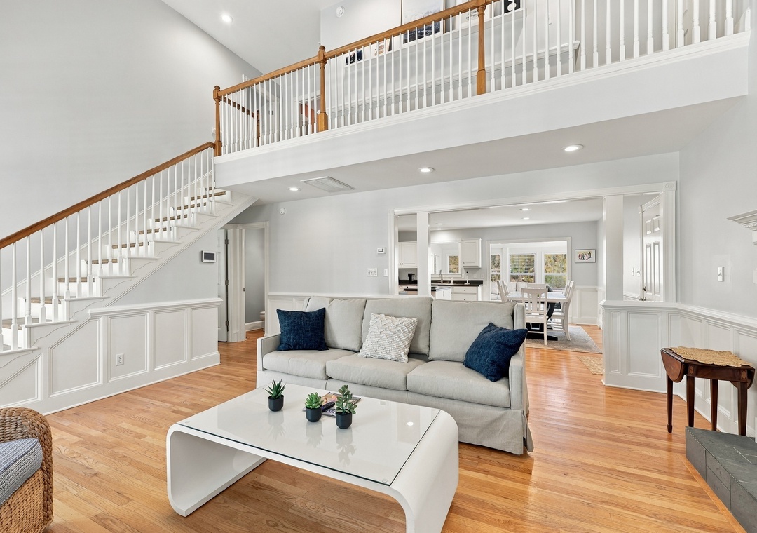 SpinAway | Ground Level Living Room