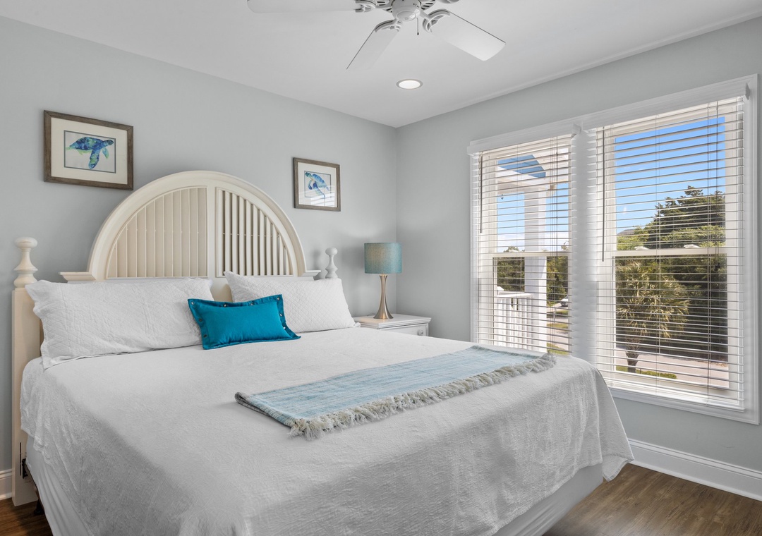 Mid-Floor King Suite