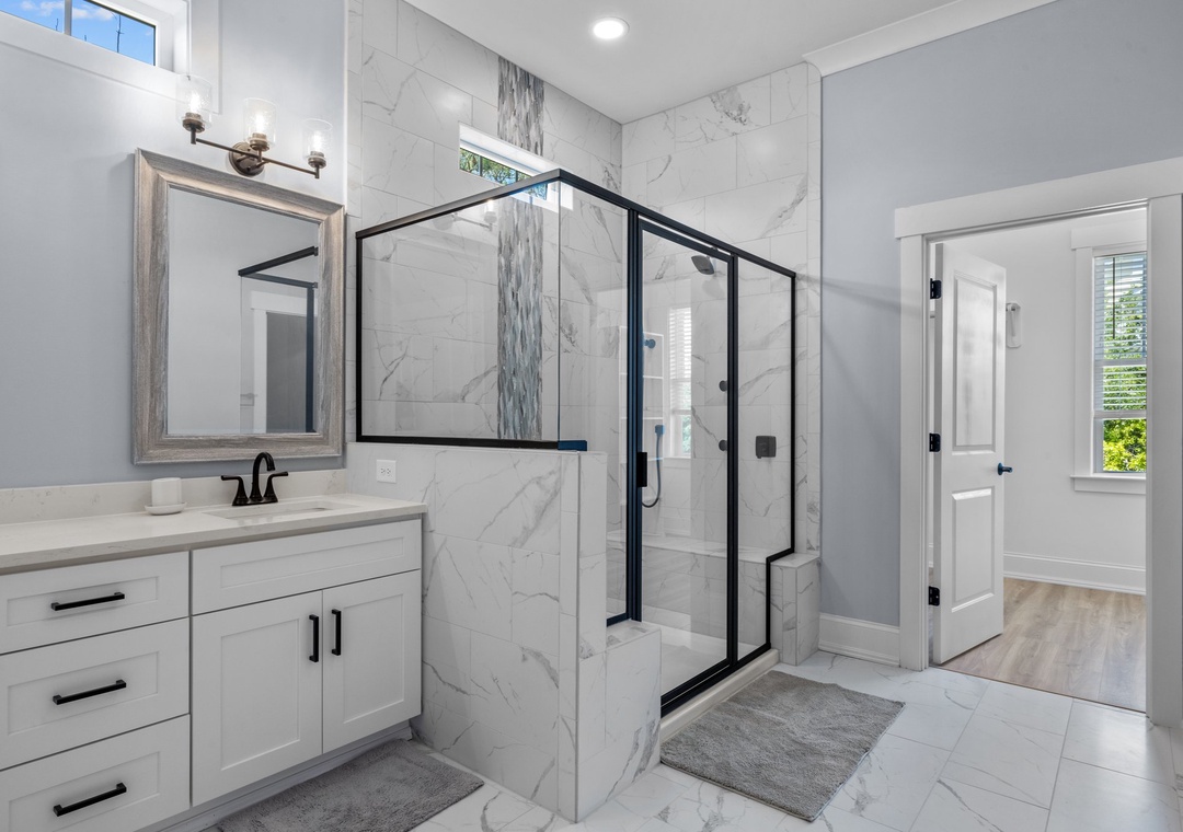 2 Full Bathroom