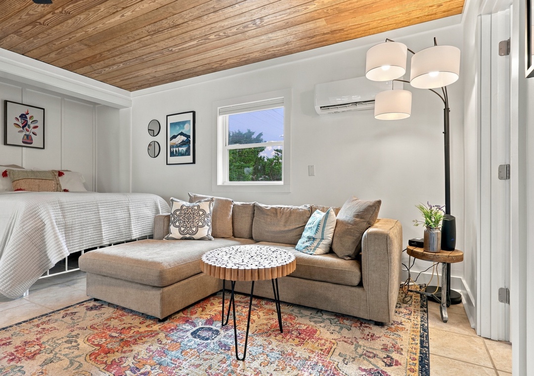 namaSTAY | Living Area