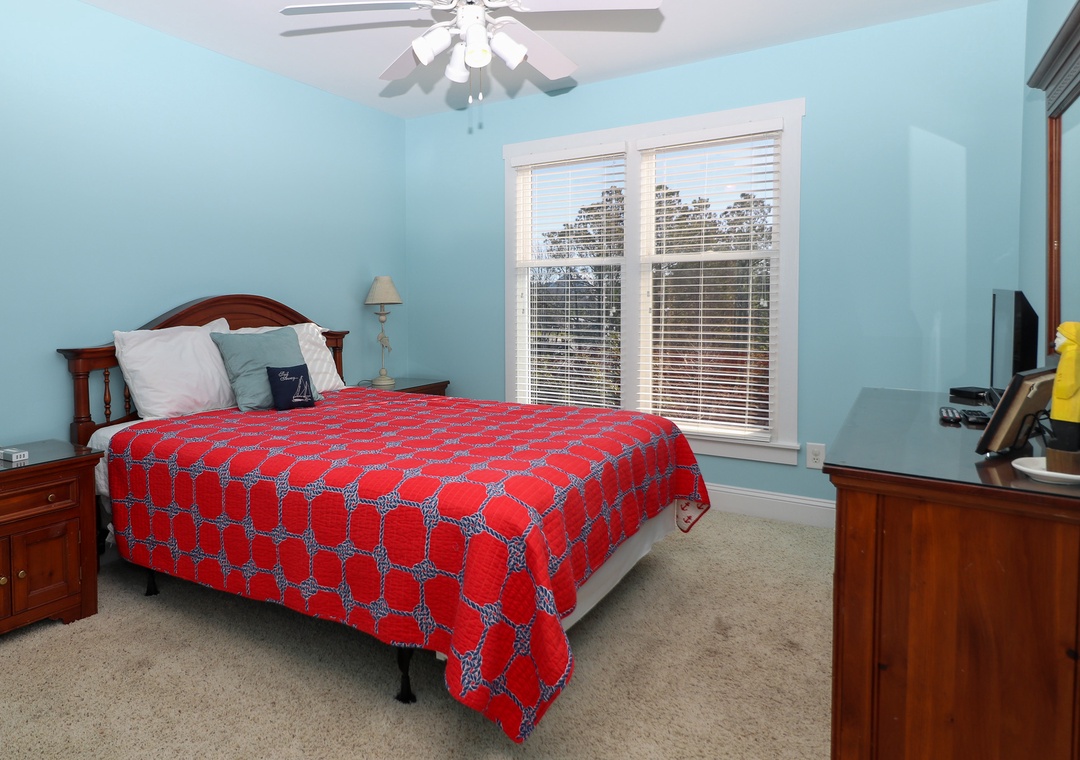 Queen Bedroom