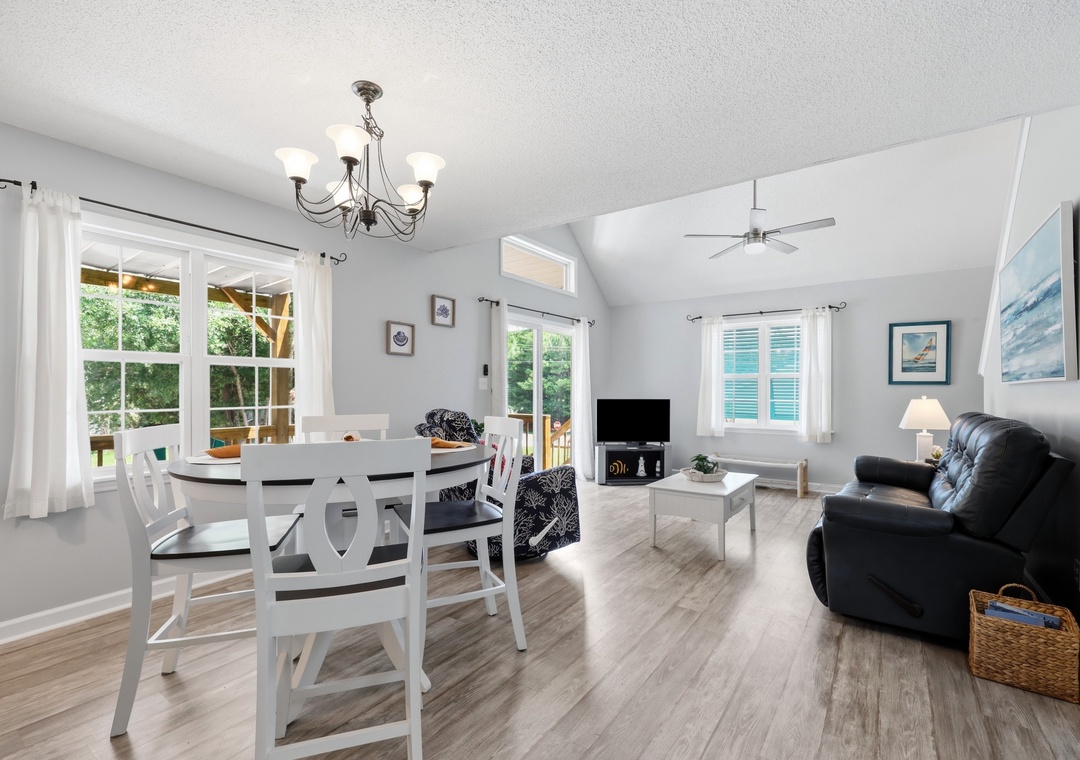 Ospreys Nest | Second Floor Living Area