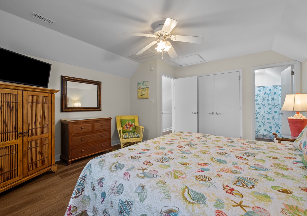 Top Floor King Bedroom
