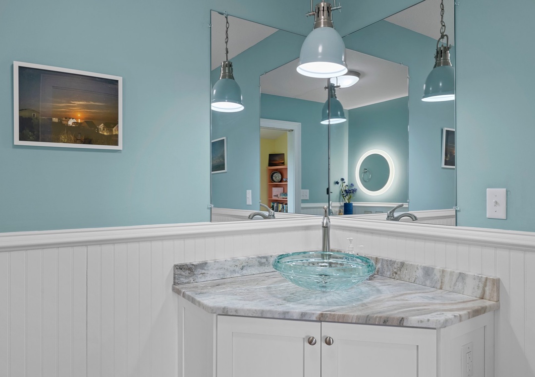 2 Top floor bathroom